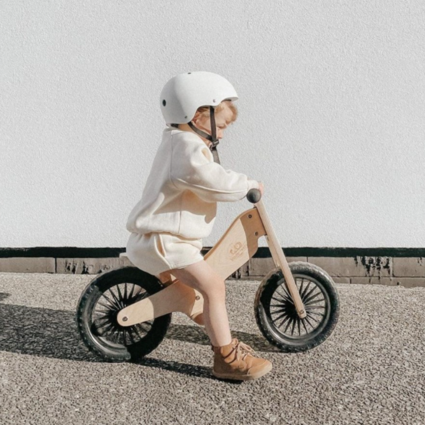 Natural Balance Bike Adventure Bundle (White Helmet + Crate Basket)