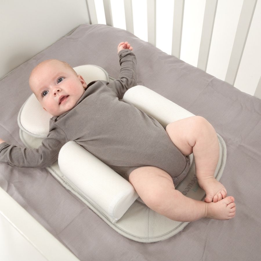 أساسيات النوم المتعدد باللون الأبيض