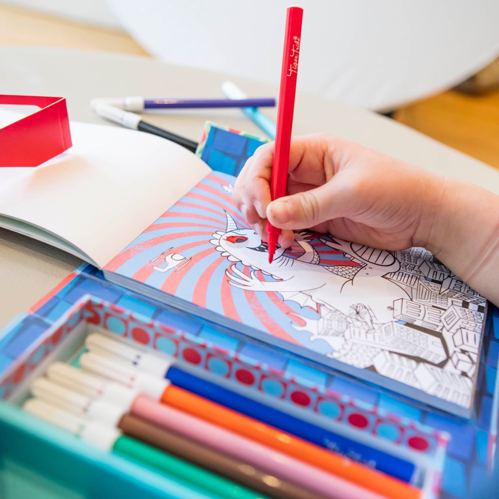 3D Colouring Set - Collection of Interactive Scenes and Models for Creative Play