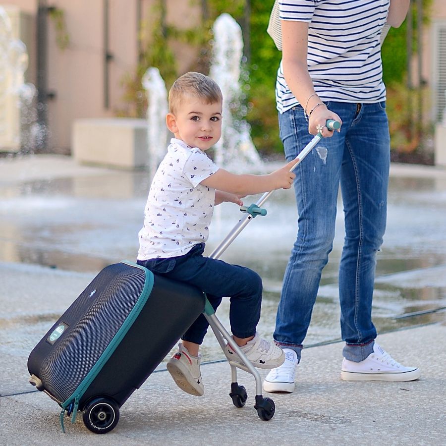 حقيبة سفر إيزي سوداء