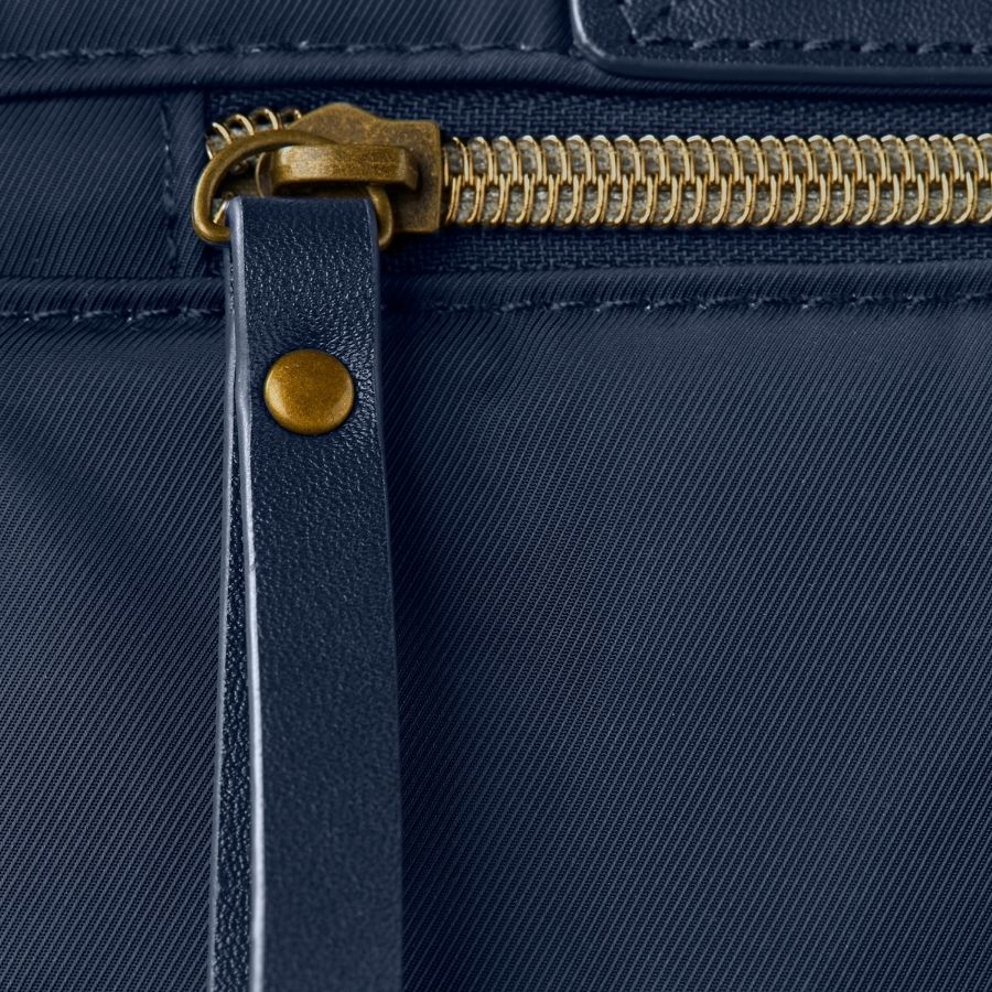 حقيبة ظهر Main Frame باللون الأزرق الداكن