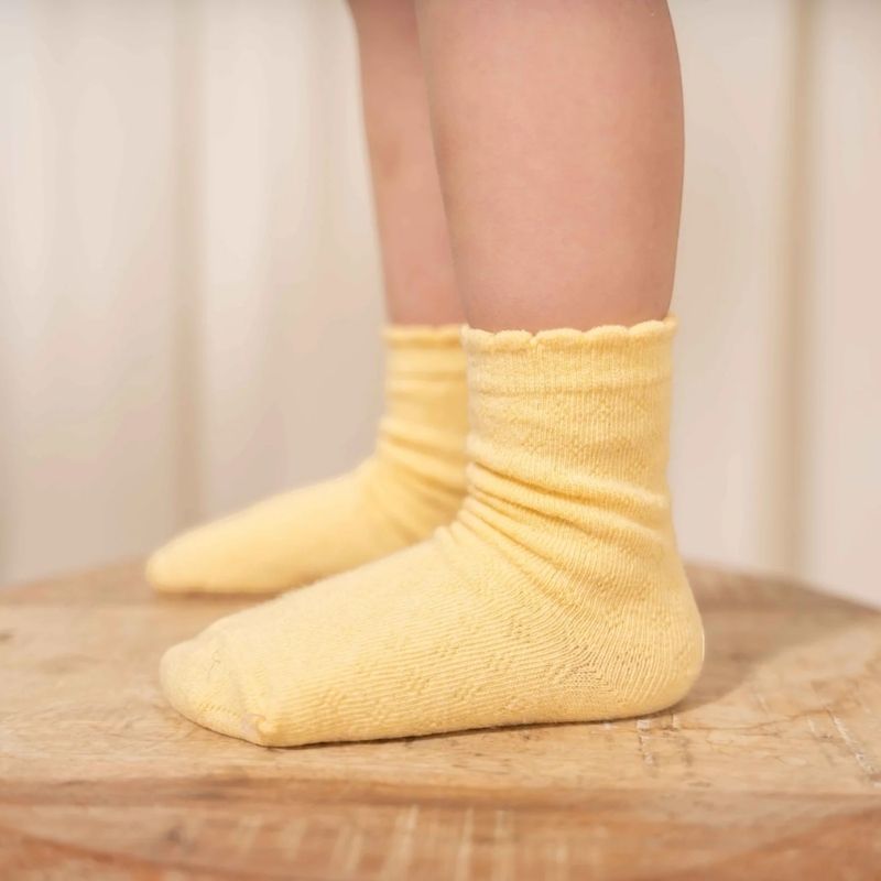 عبوة من 3 جوارب - وردي زهري / أبيض مروج / أصفر عسلي