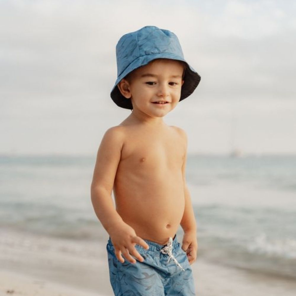 قبعة شمسية قابلة للعكس باللون الأزرق / سي لايف