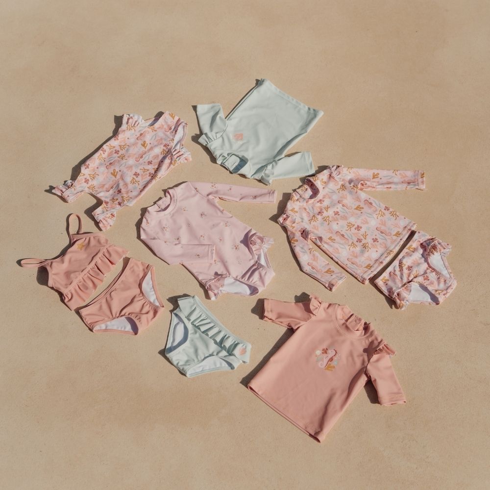 ملابس سباحة بأكمام طويلة وكشكشة من روزي ميدوز