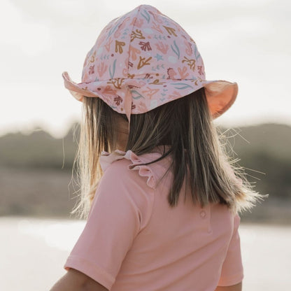 تي شيرت سباحة بأكمام قصيرة وكشكشة بلون فرس البحر الوردي