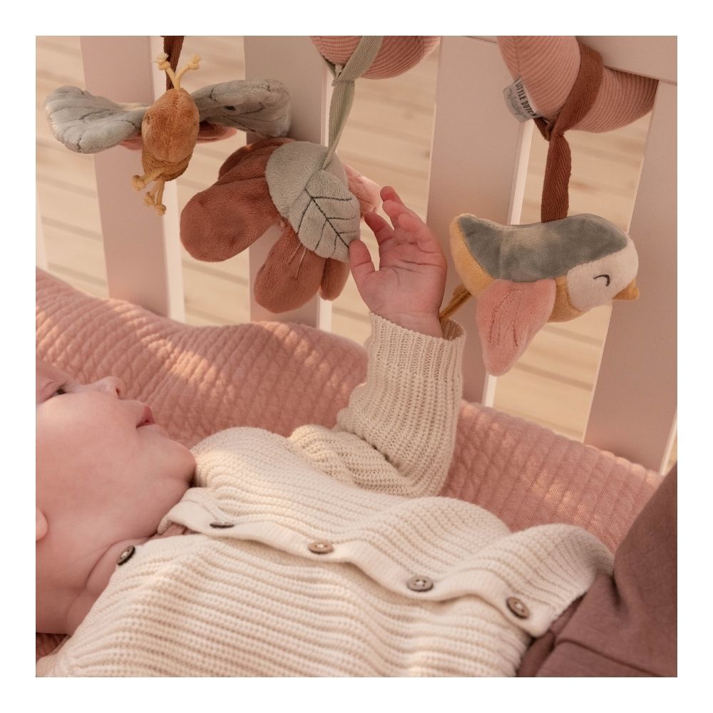 Activity spiral flowers & butterflies, engage babies both at home and on the go.
