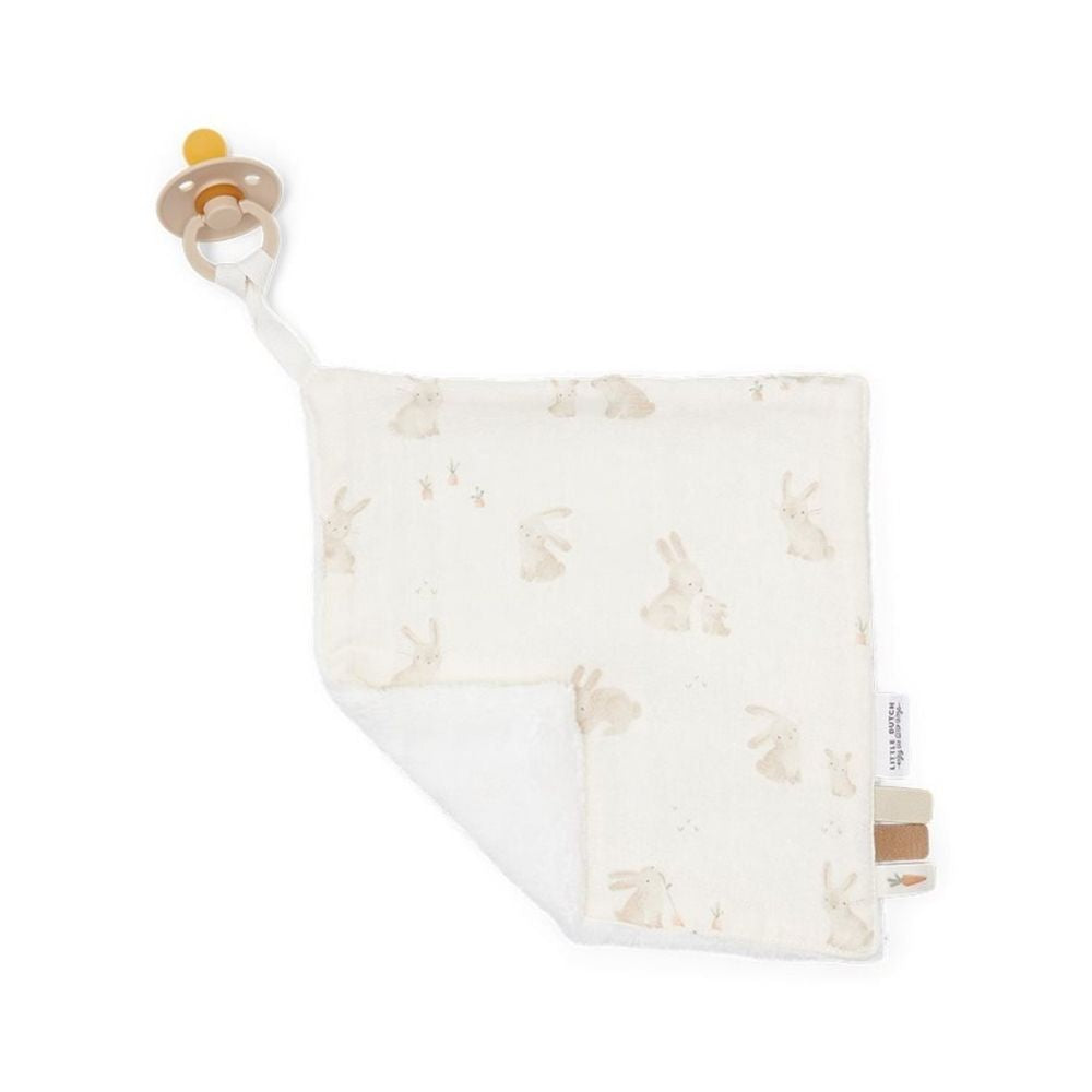 أرنب صغير من قماش الموسلين المداعب