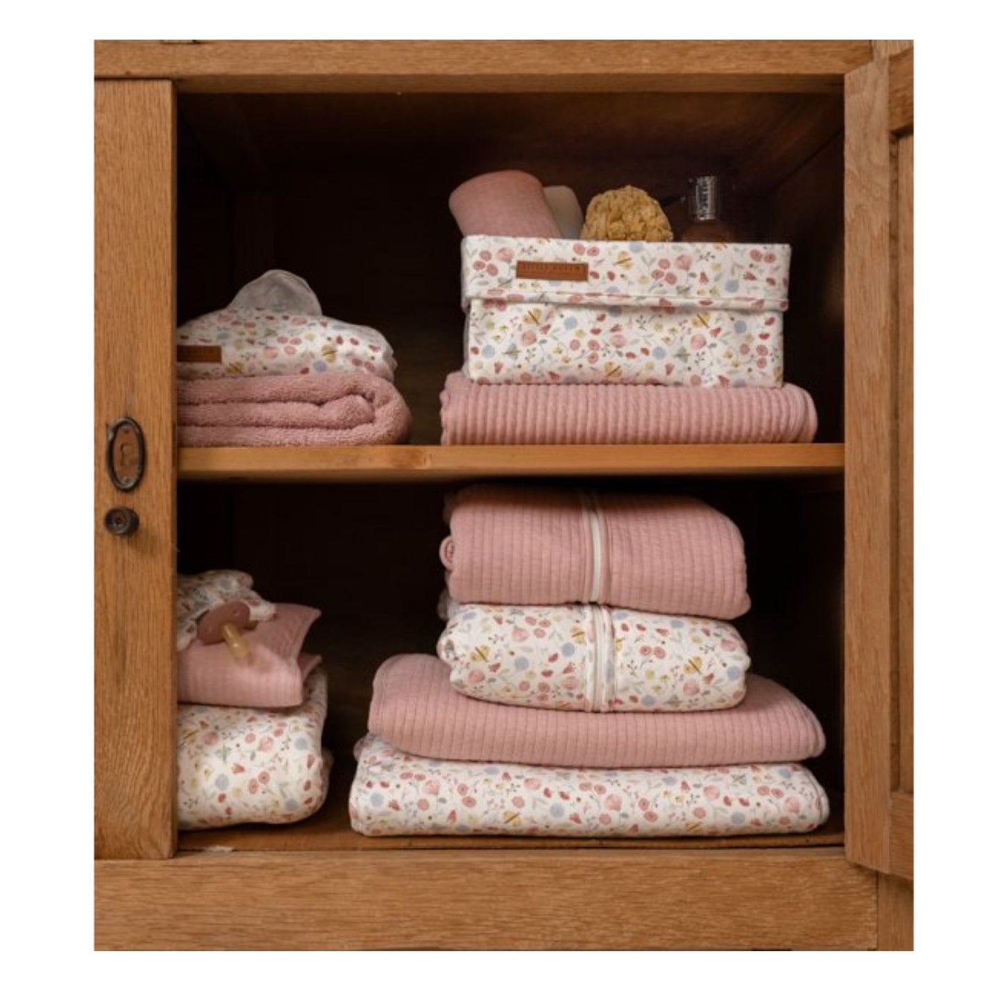 Changing Pad in Flowers & Butterflies 