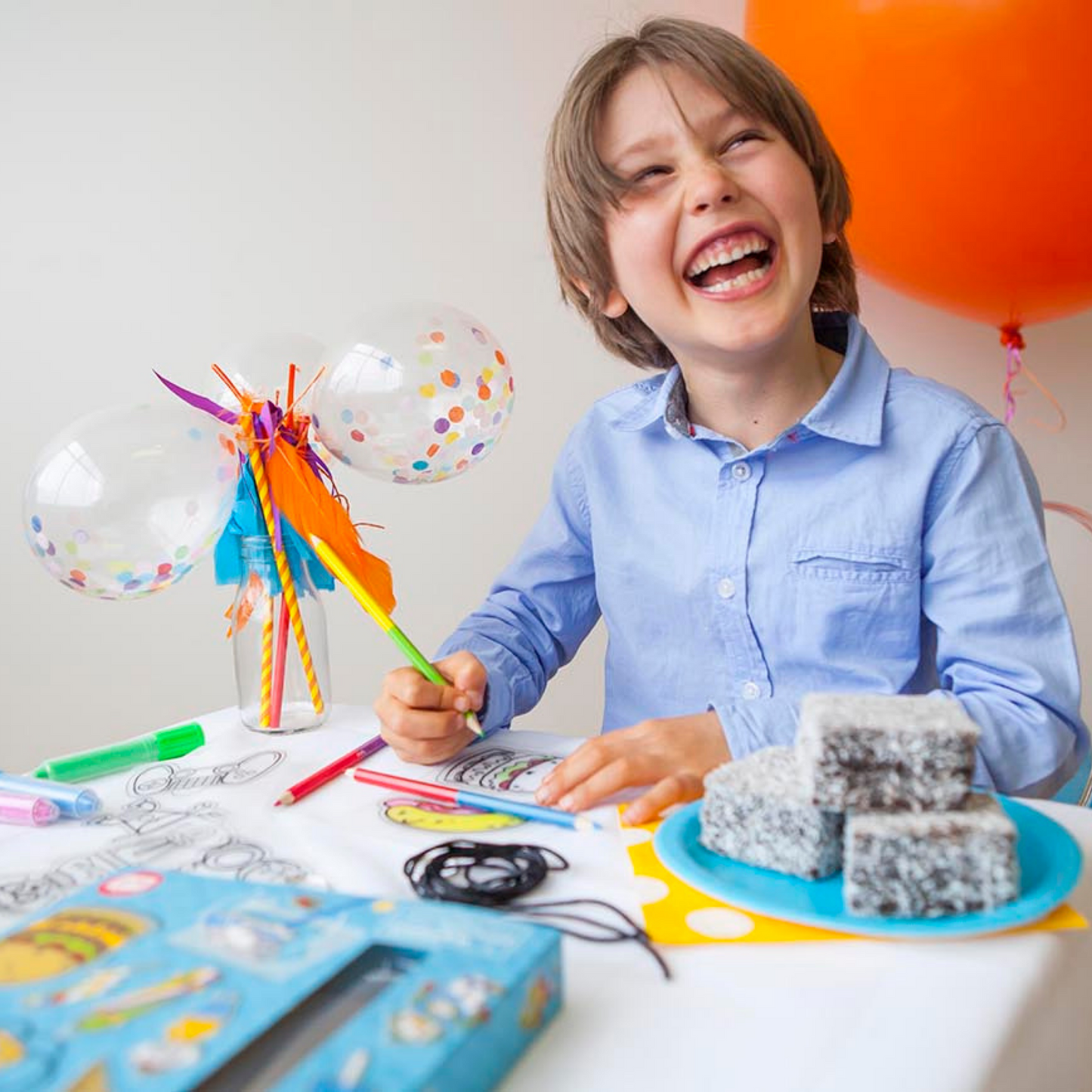 Shrinkies - Sweet Treats Ultimate Collection: Make Your Own Keyrings & Jewelery