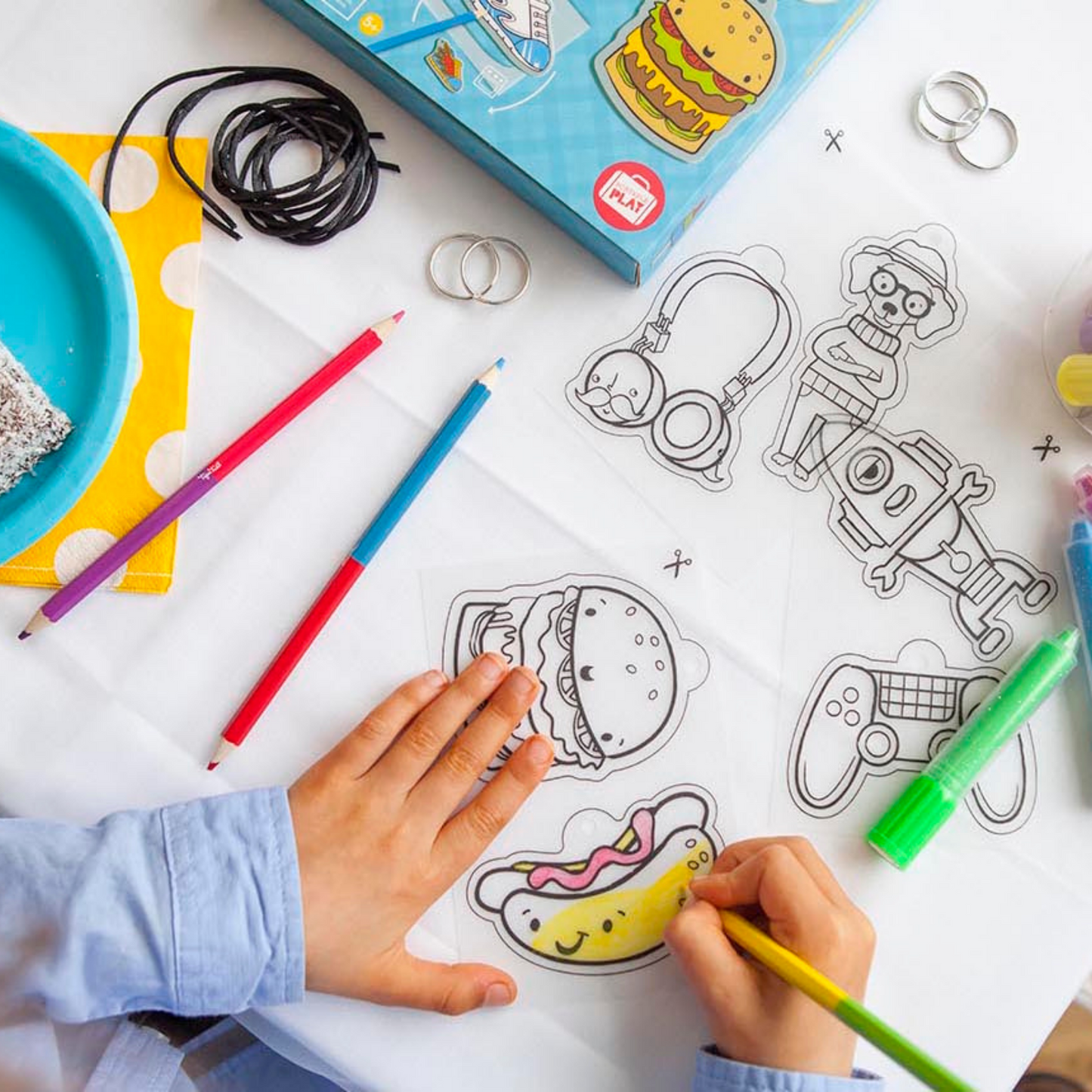 Shrinkies - Sweet Treats Ultimate Collection: Make Your Own Keyrings & Jewelery