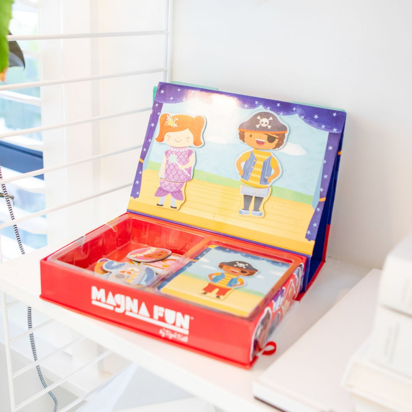 ماجنا فن - تلبيس