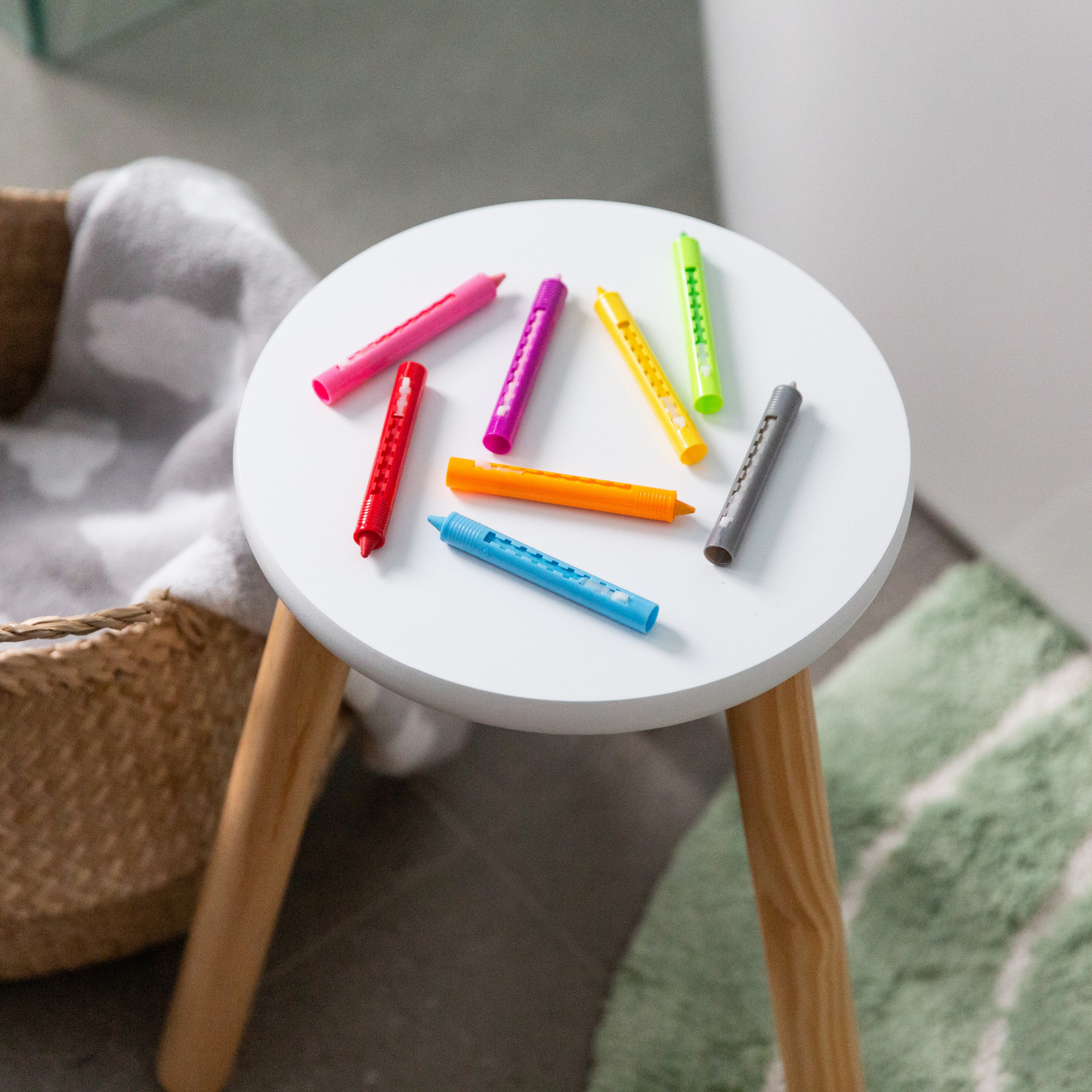 أقلام تلوين الحمام